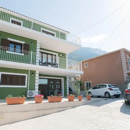 Lakis Apartman Vlaháta