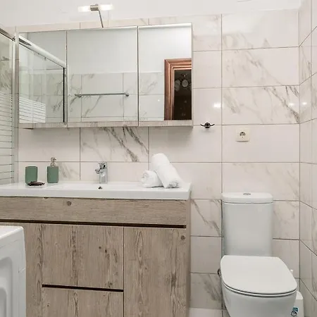 Apartament Lakis *